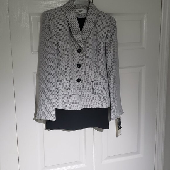 Le Suit Essentials 4P - Picture 4 of 13